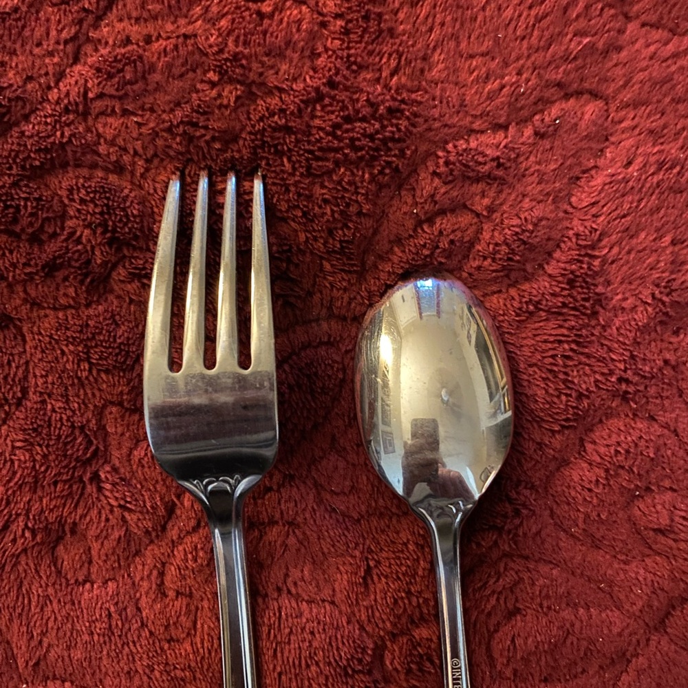 Elegant Silver Fork and Spoon Set.
International 18/10. Excellent condition. - Picture 4 of 7